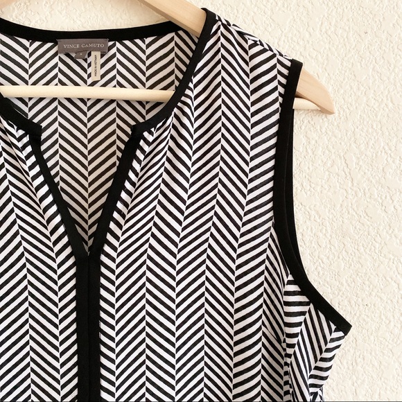 Vince Camuto Tops - Vince Caputo Abstract Print Top